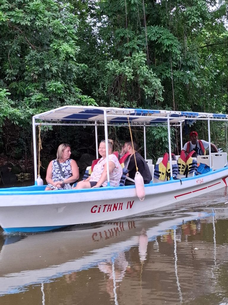 Tourists on the islets of Granada