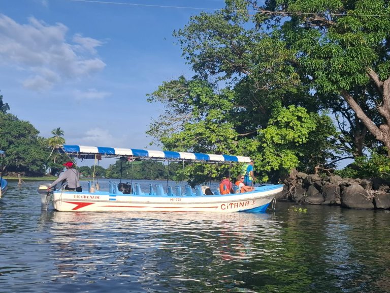 Tourists on the boat, on Lake Nicaragua