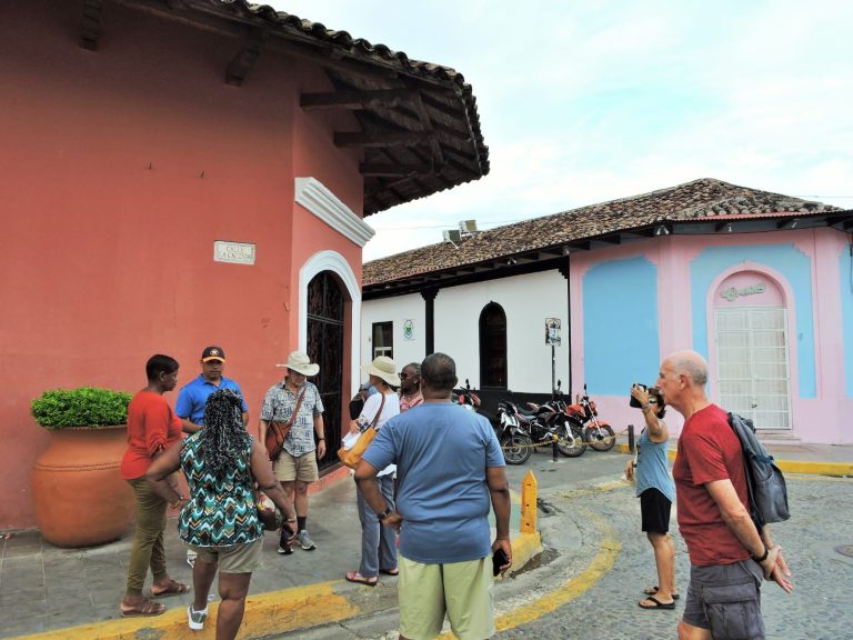 people-in-granada-nicaragua